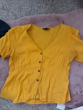 Topshop Mustard Yellow Leopard Print Button-Front V-Neck Blouse
